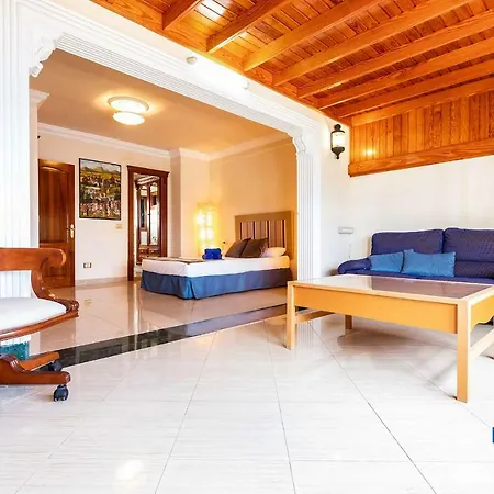 Penthouse Reducto Beach Apartment